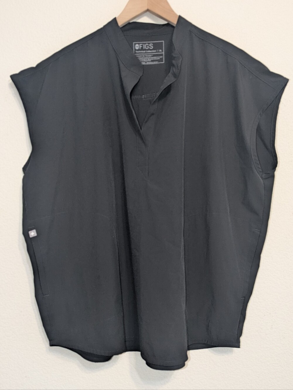 FIGS Women's Scrub Top Black Rafaela Medical Nurse Pockets Sz XL W21SW1055 boxy